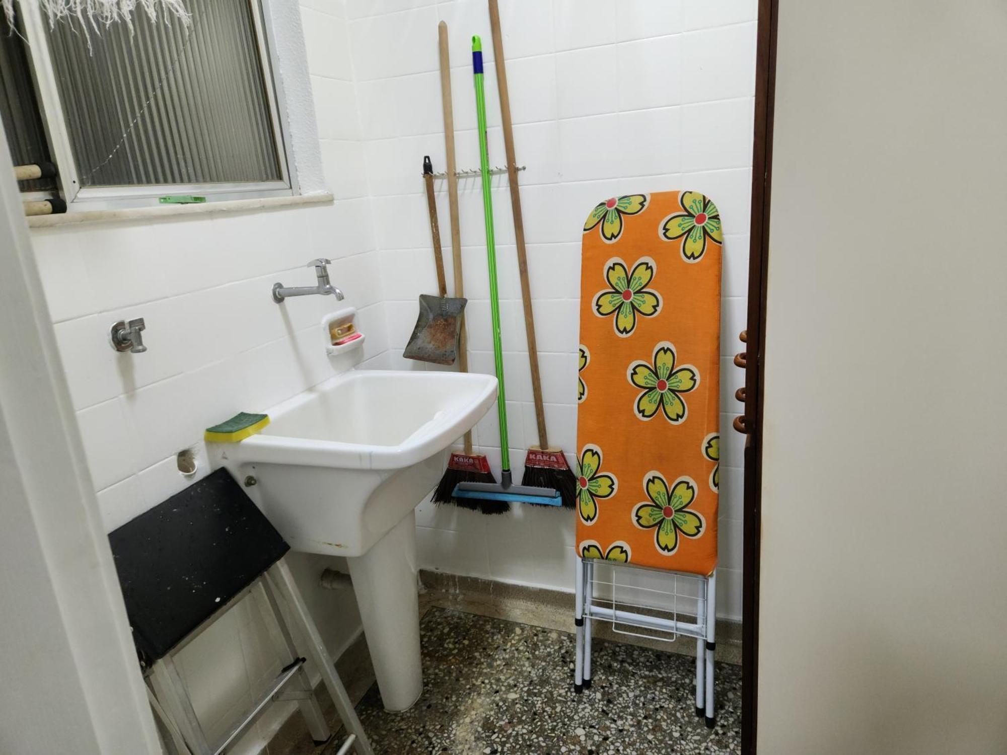 Lindo Em Icarai Perto De Tudo. Apartamento Niterói